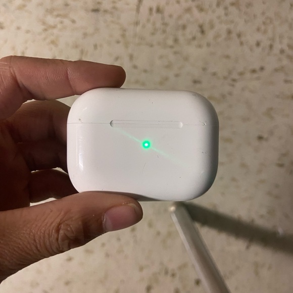 AirPod pros - Picture 3 of 3